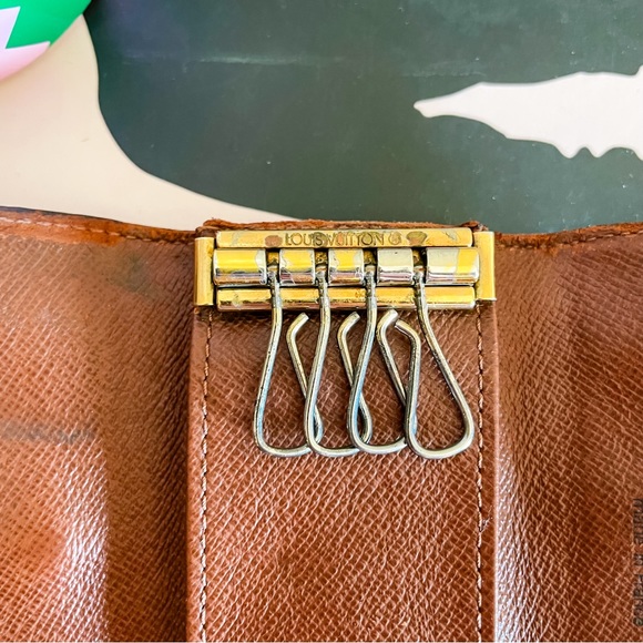 Louis Vuitton Vintage Monogram 4 Ring Key Compact Case Holder Accessory PreLoved - Picture 9 of 12